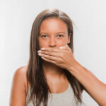 % Burnos džiūvimas: Simptomai, priežastys, gydymas, prevencija